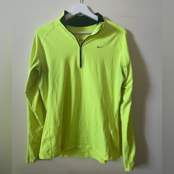 Nike Women’s Run Element Half Zip - Picture 2 of 3